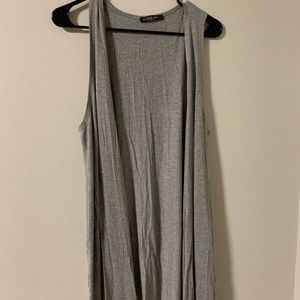 Women’s long sleeveless light weight vest L